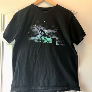 Threadless tee “Sky Thief”, guys size Medium.